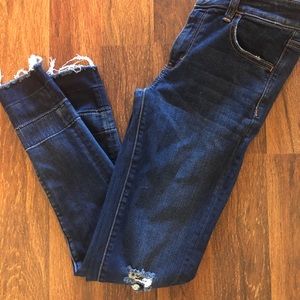 American Eagle distressed jegging